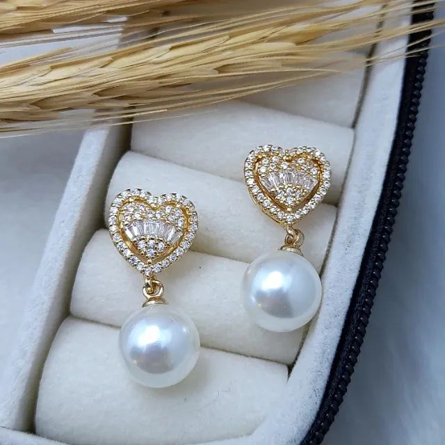 Brinco Coração e Perola Folheado a Ouro  - Foto 3