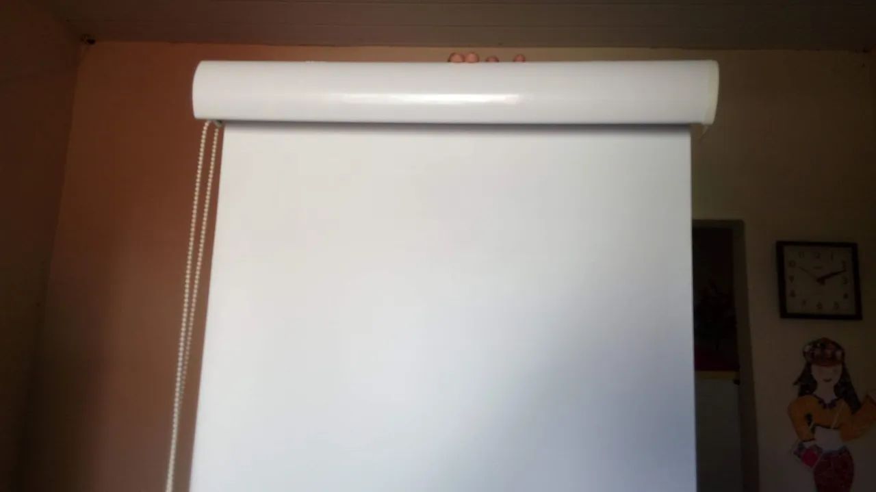 Duas cortinas persiana blekalte