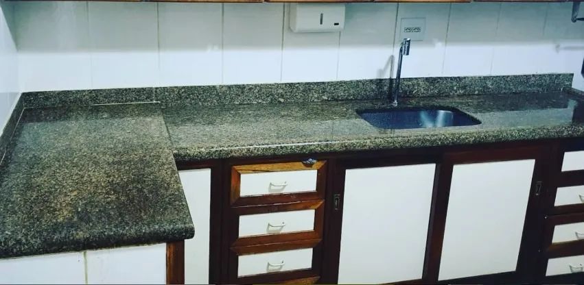 Pia em Marmore Amendôa com Balcão com cuba sem frontão! - Foto 3