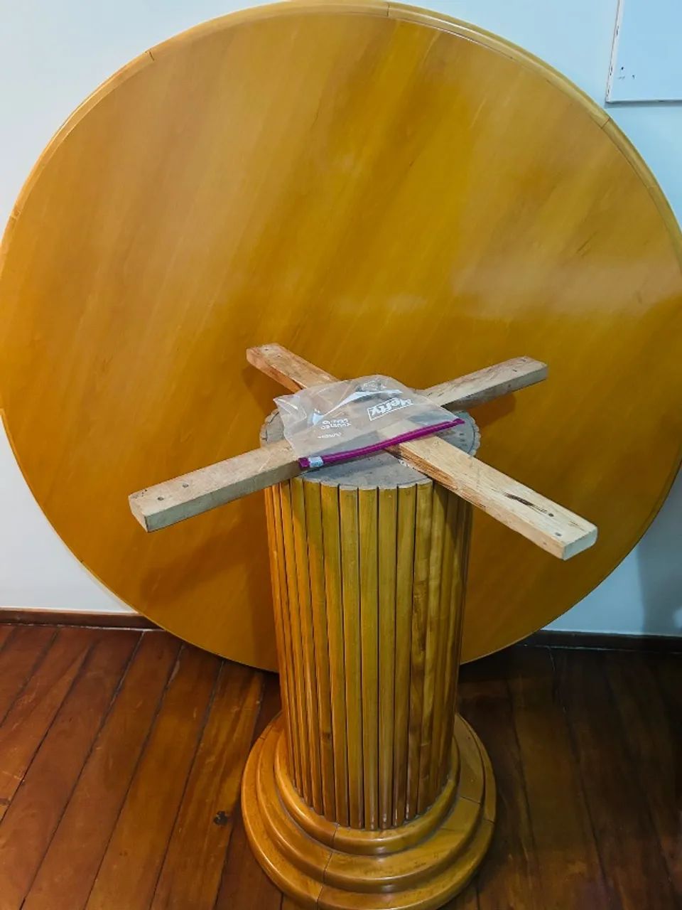 Belíssima Mesa de jantar redonda Jasmim  - Foto 5