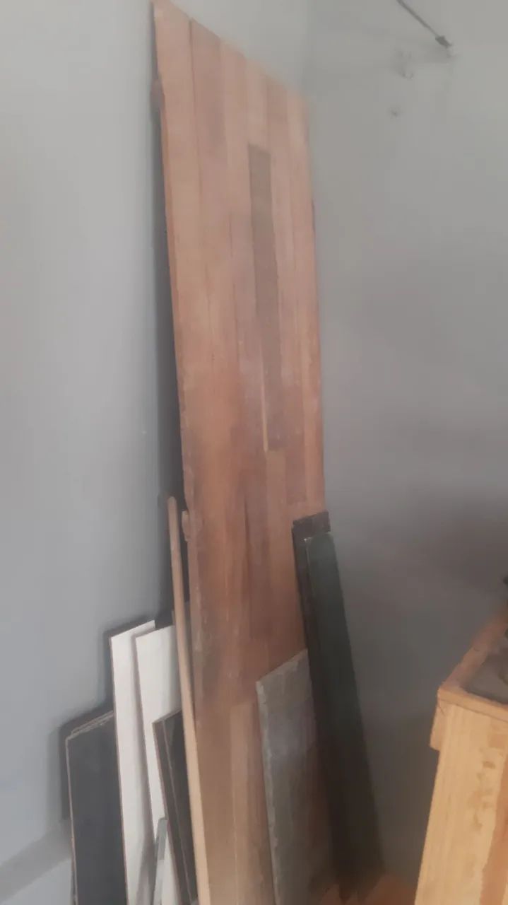 Vende ,-se porta somente a porta de madeira