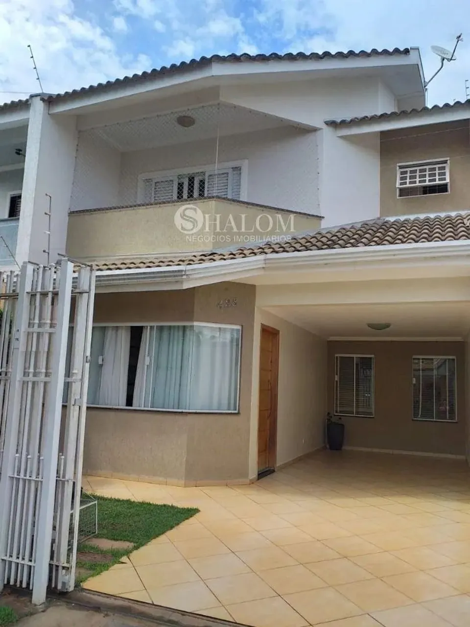 Sobrado à venda em Maringá, Jardim Itália II, com 3 quartos, com 156 m²