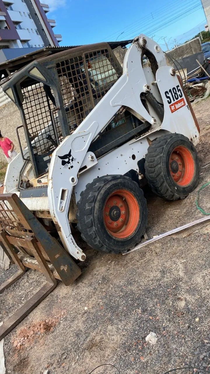 Mini Carregadeira Bobcat S185 - Ano 2010