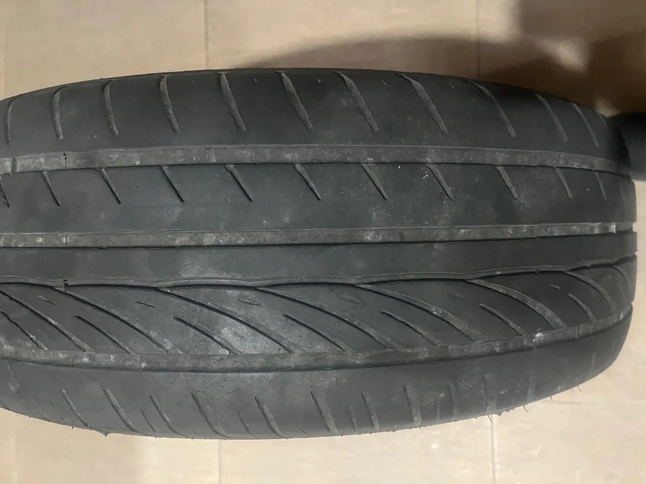 Pneu 225/60R18 100V - Foto 2