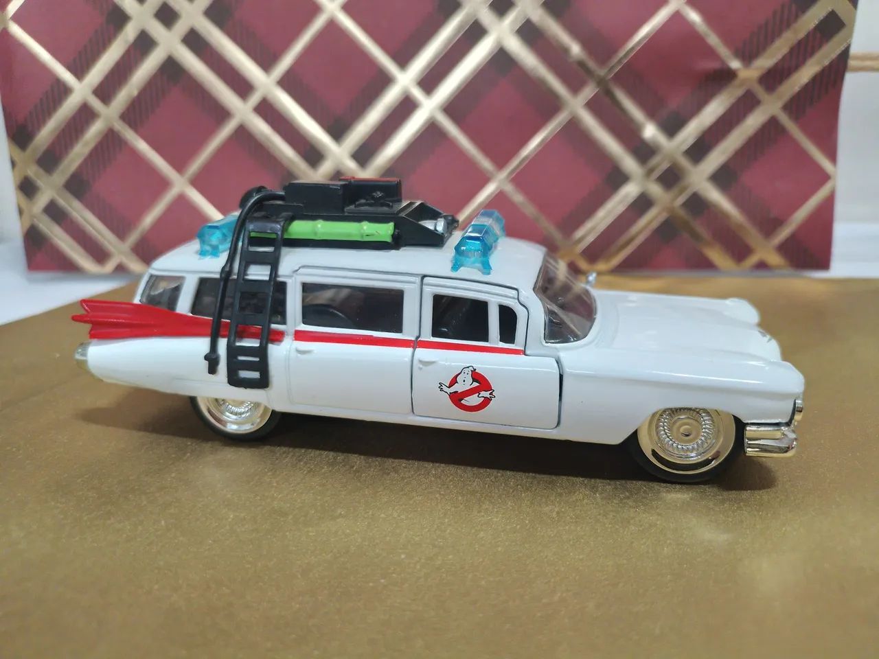 Ecto 1 Ghosthbusters 1959 Cadilac Ambulance 1:32 - Foto 2