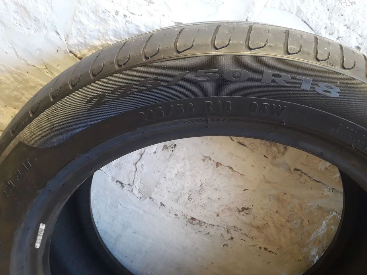 Pneu 225 50 r 18 - Foto 3