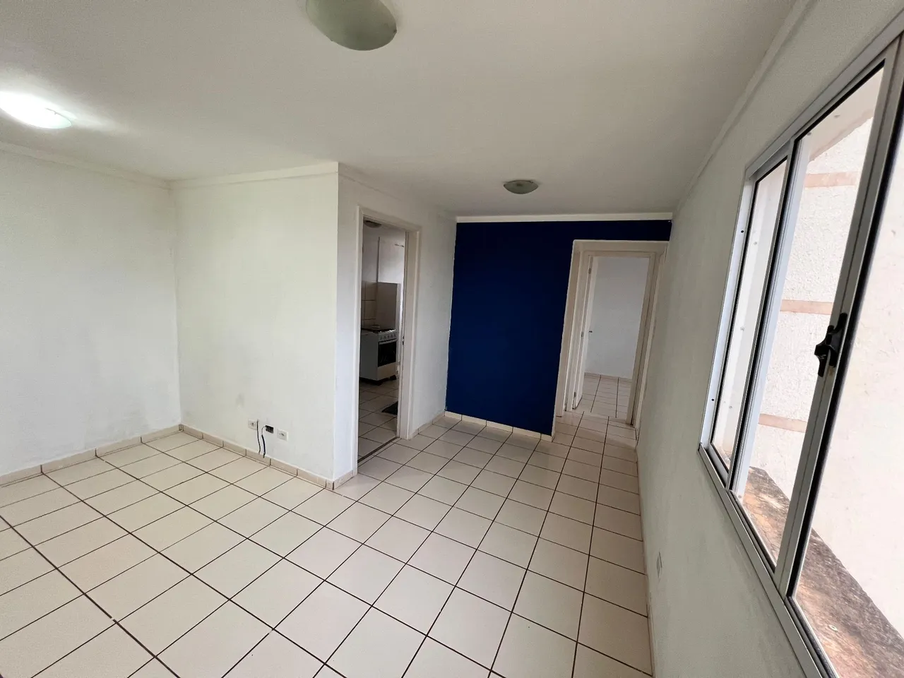 Apartamento semi mobiliado em Dourados