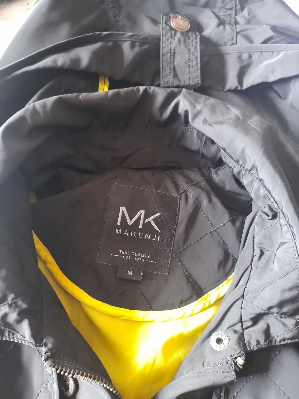 Jaqueta MK Makenji Preta com Forro Amarelo - Tam. M
