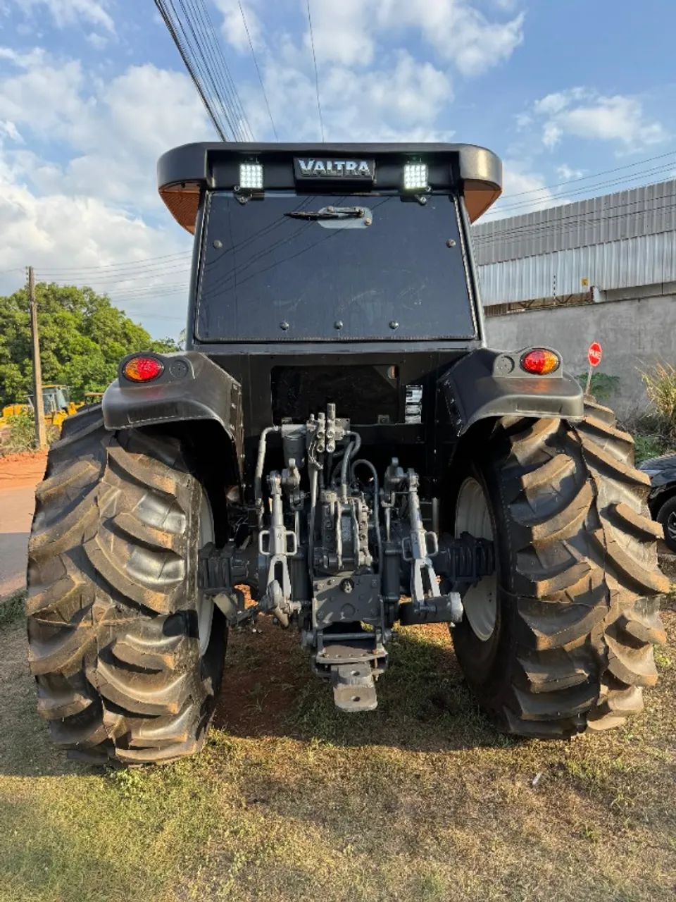 trator valtra a venda - Foto 6
