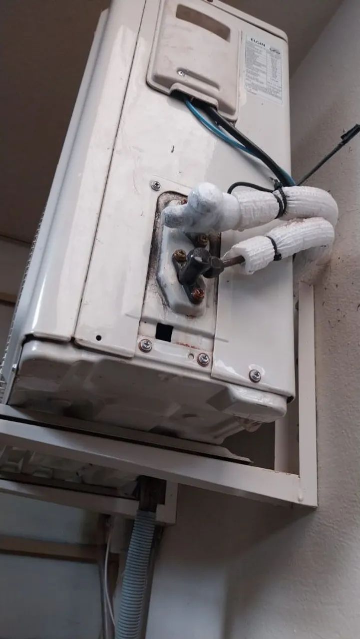 Instalação e manutenção de arcondicionado. 