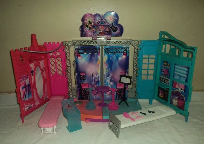Palco Rock' n Royals Barbie