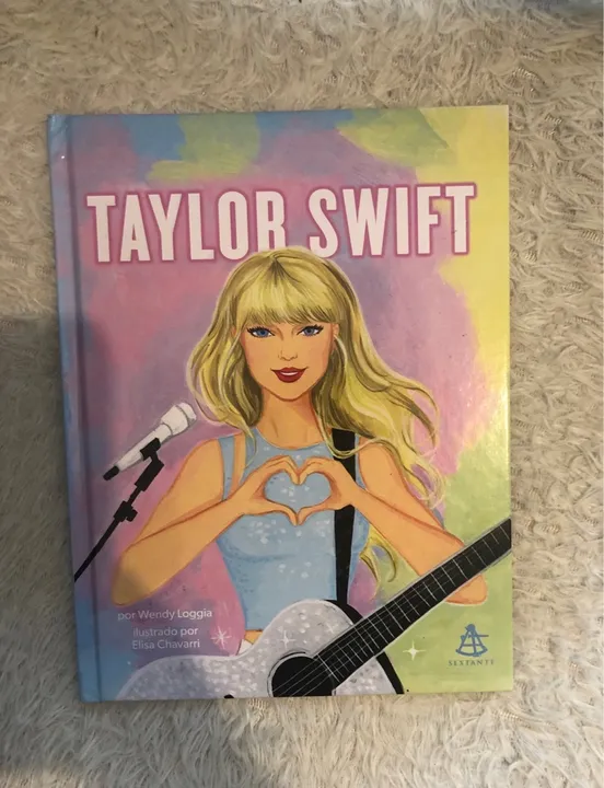 Livro Taylor Swift - NOVO