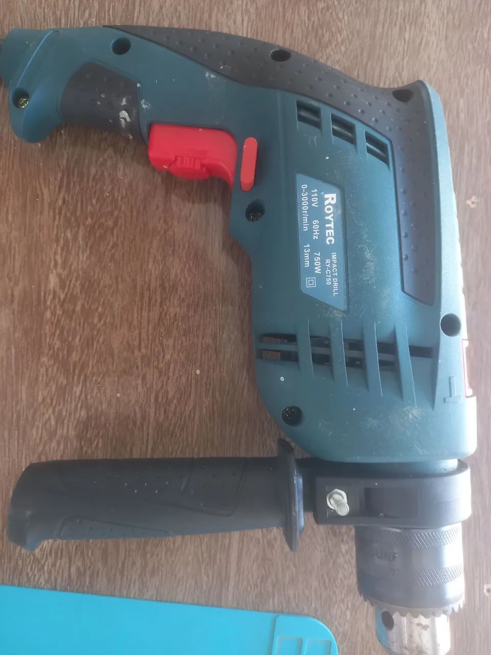 Furadeira e martele 64840852600707120