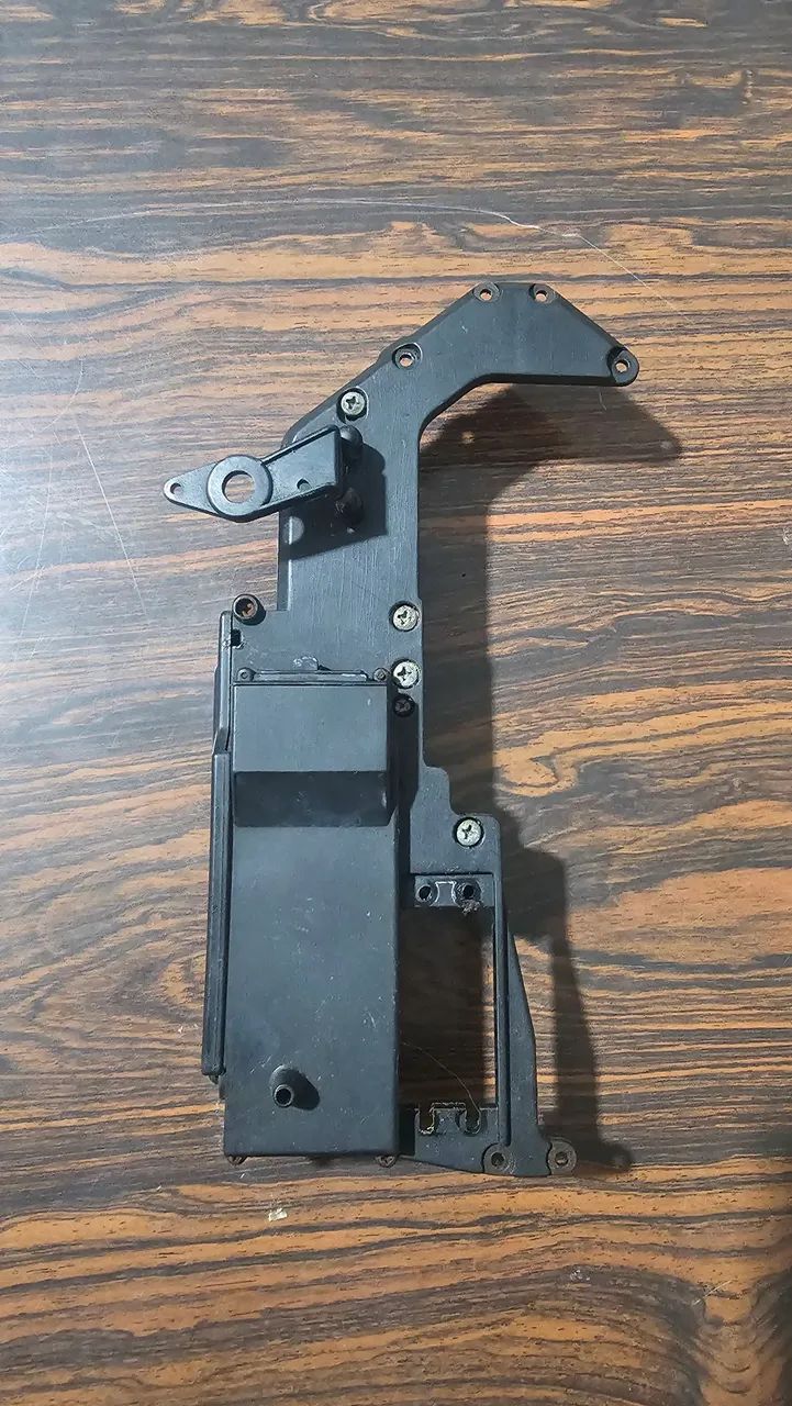 Rc Automodelo Kyosho fw 05 caixa de bateria e servos