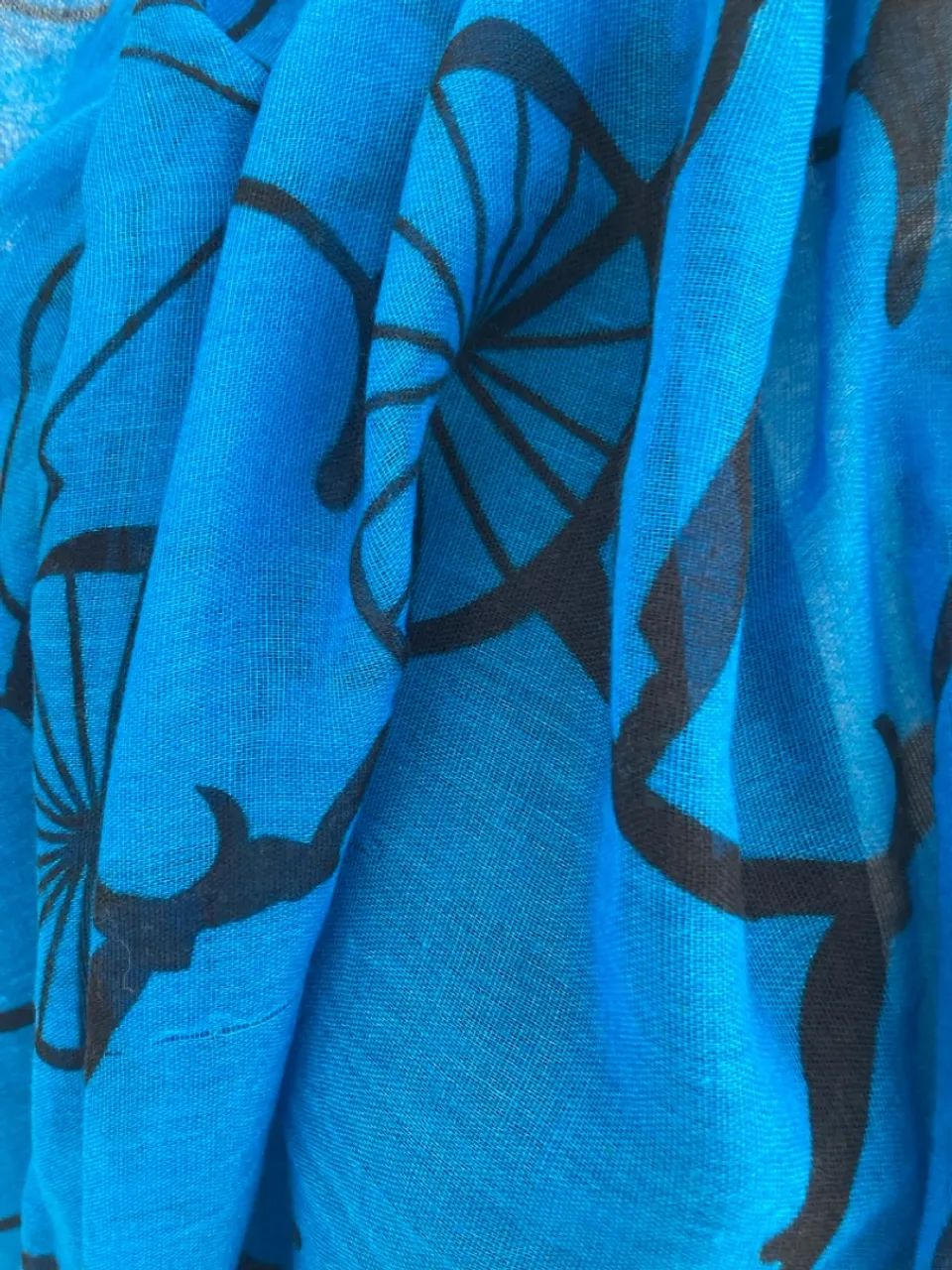Lenço tipo seda , cetim,  estampado vibrante - Foto 4