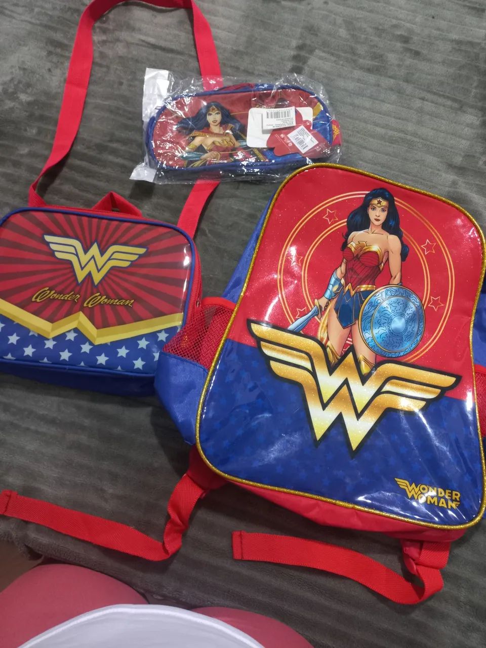 Kit mochila mulher maravilha 