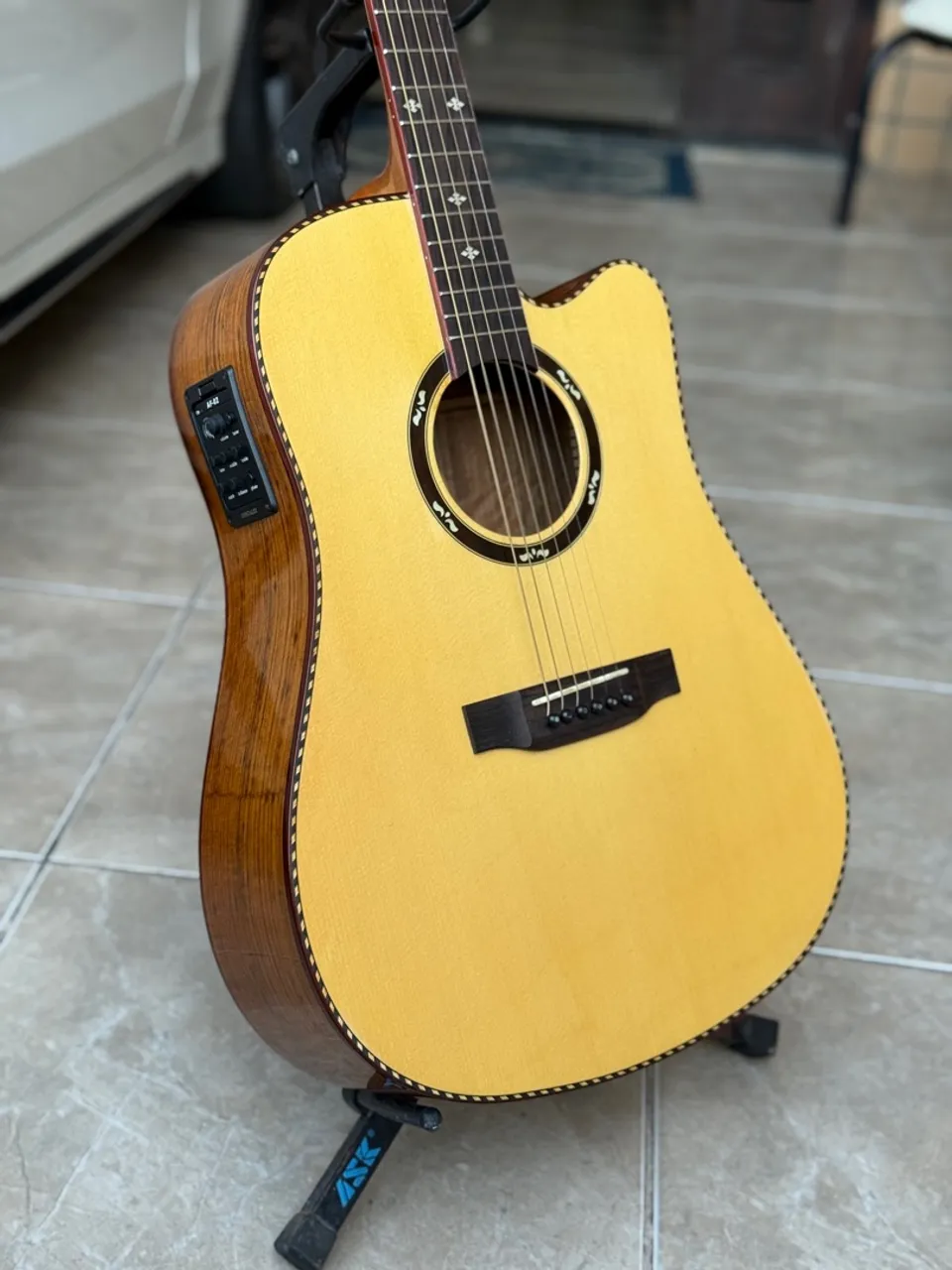 Violão Gonzalez (Fishman)
