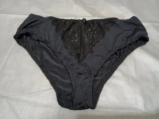 SUTIÃ COM 2 CALCINHAS COR PRETA - TAM. 52 PLUS SIZE - NOVO - Foto 3