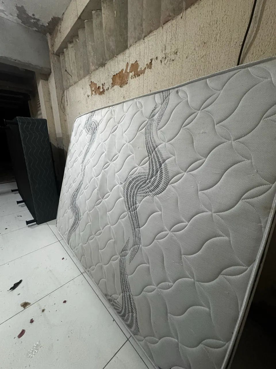 Cama Box Ley Semi Nova 