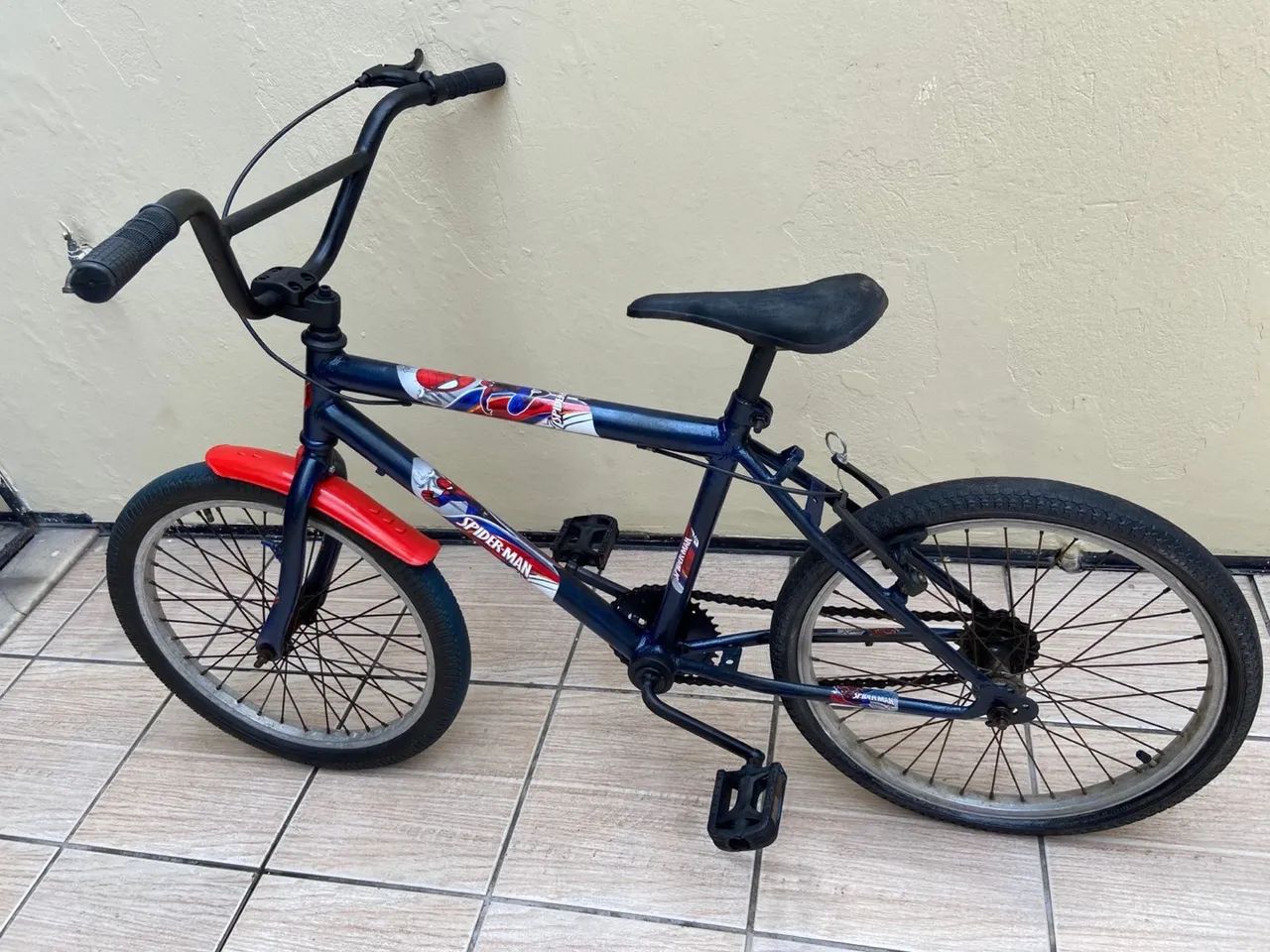 Bicicleta Infantil aro 20 - Homem Aranha  - Foto 5