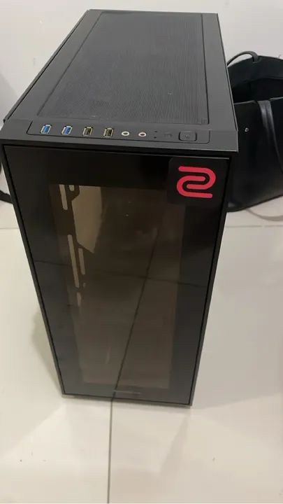 Gabinete Gamer com vidro temperado