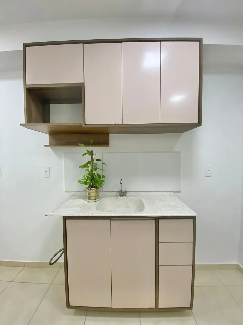 Alugo excelente apartamento de 2 quartos, 42m² no cond. Smart Torquato I Av. Torquato Tap