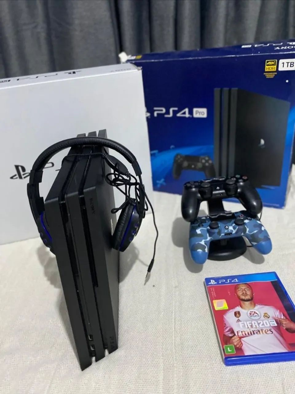 Playstation 4 Pro + ACESSÓRIOS  - Foto 2