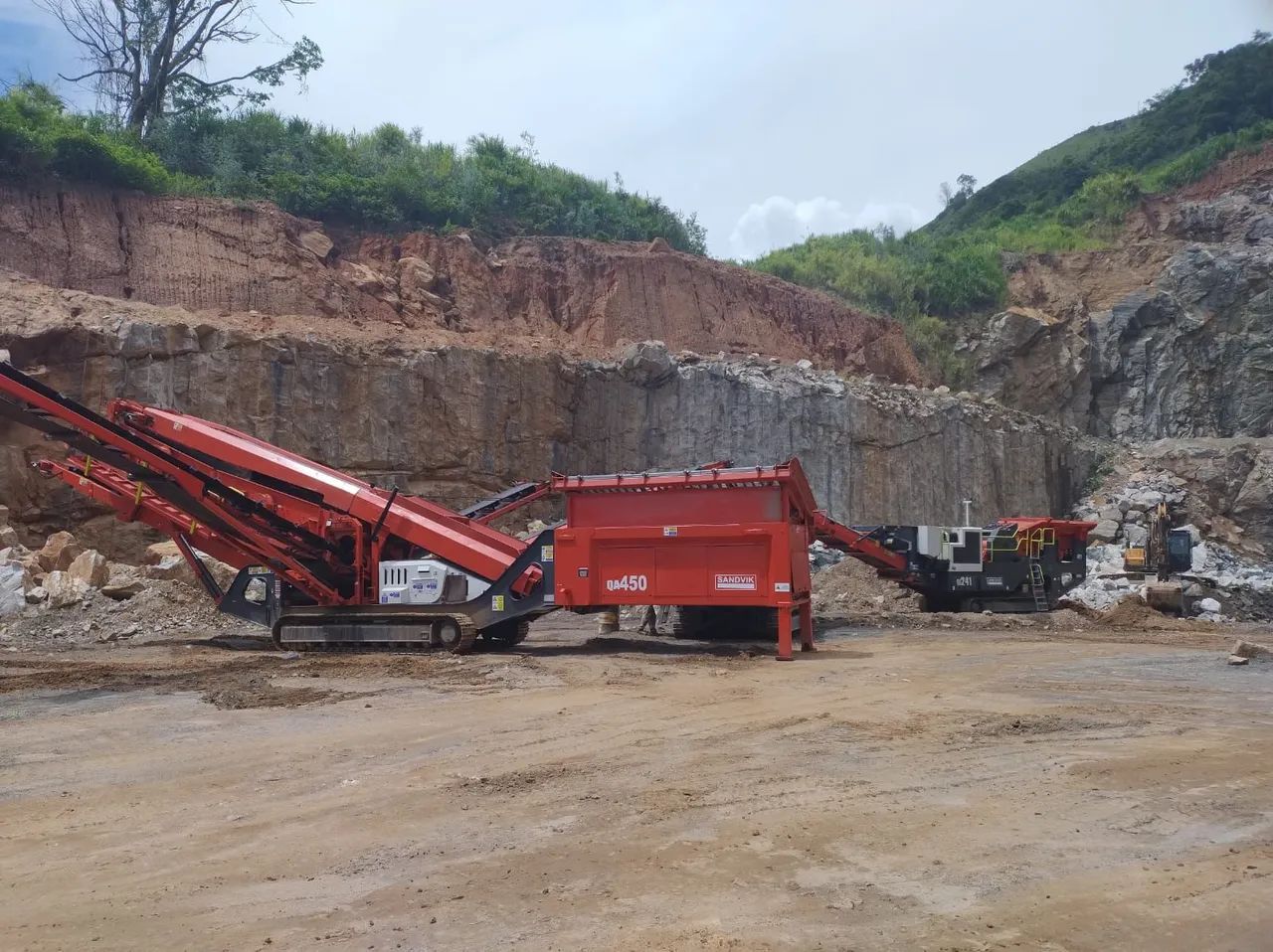 Conjunto de britagem peneira sobre esteiras  - Foto 2