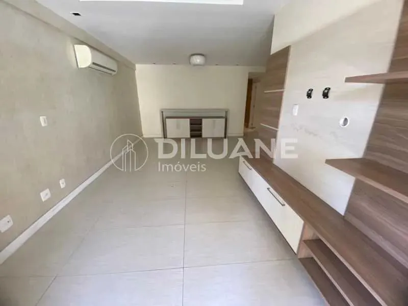 Apartamento - / Residencial / Botafogo