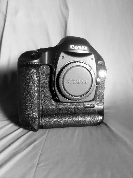 Câmera Canon EOS 1D Mark III   - DSLR Profissional