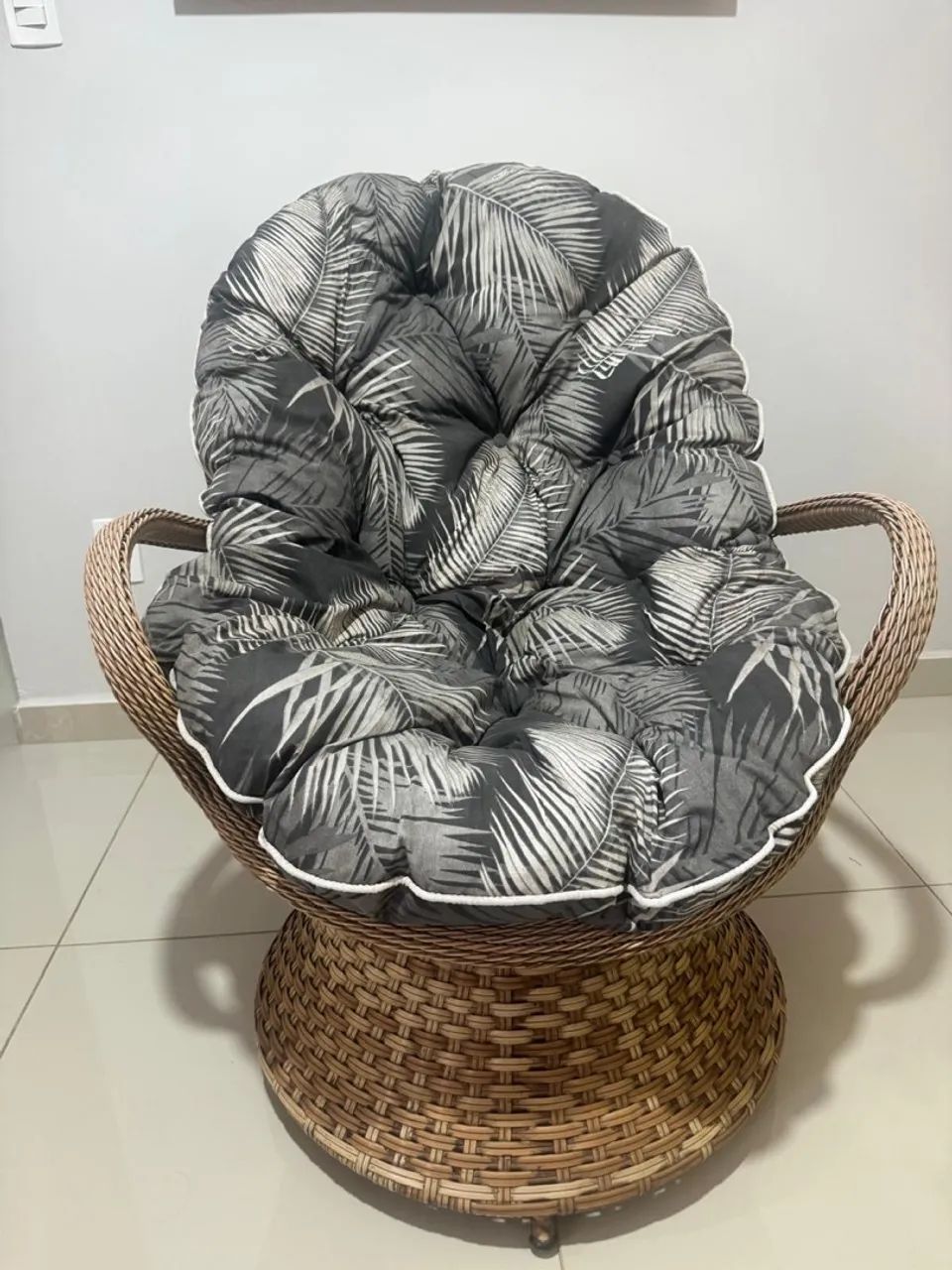 Poltrona Giratória Ratan Sintético 