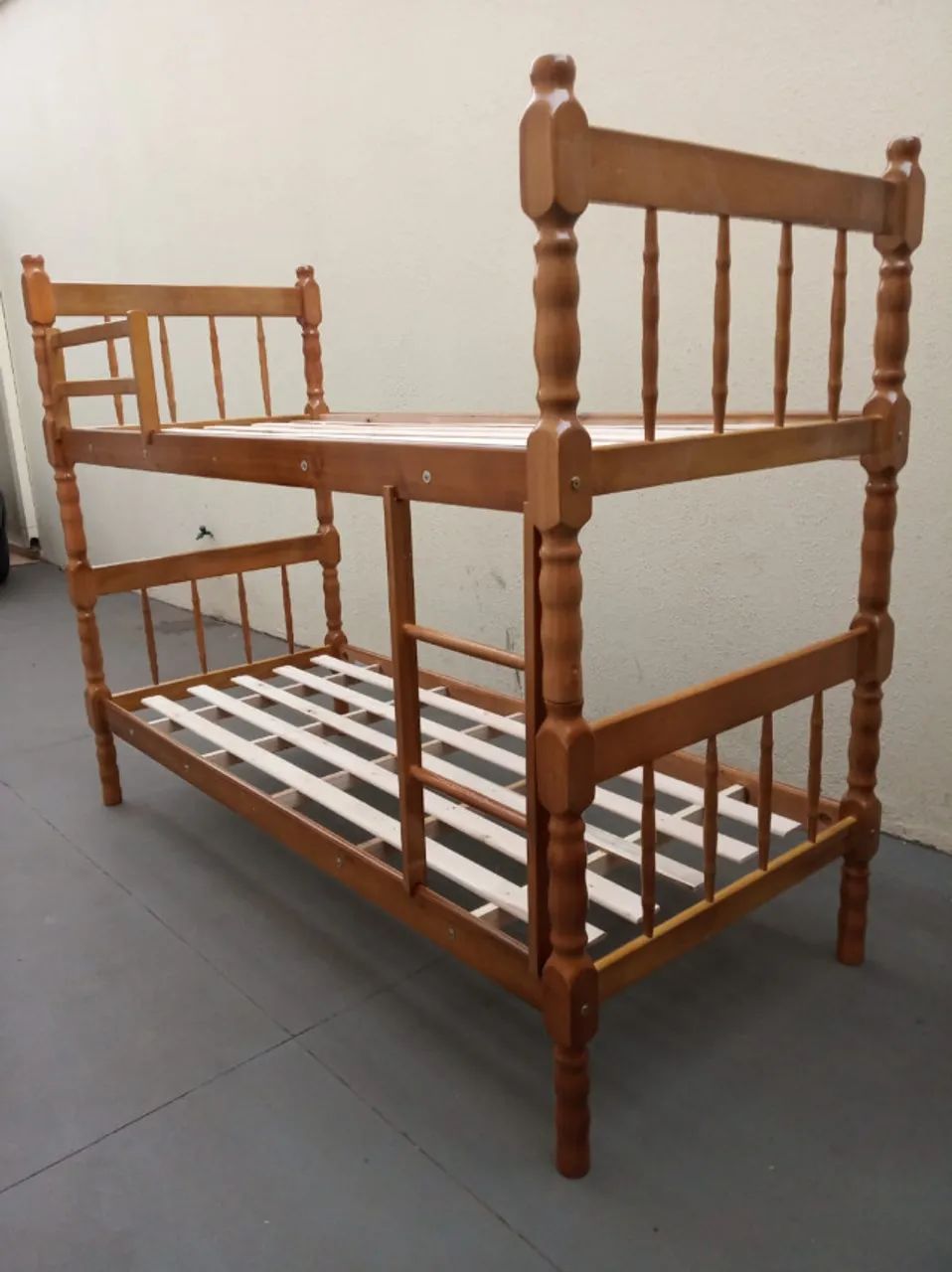 Cama Beliche de Madeira Maciça Torneada Nova, Entrega