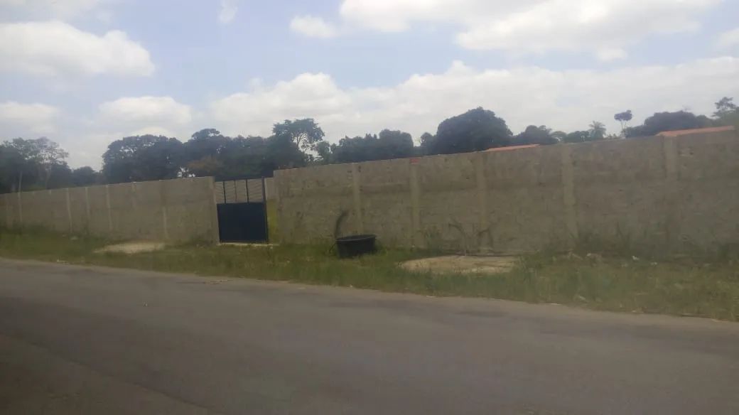 Terreno 2400m2 c/05 Casas, Margens da Estrada de Aldeia Km-19 Chã de Cruz Aceito Automóvel