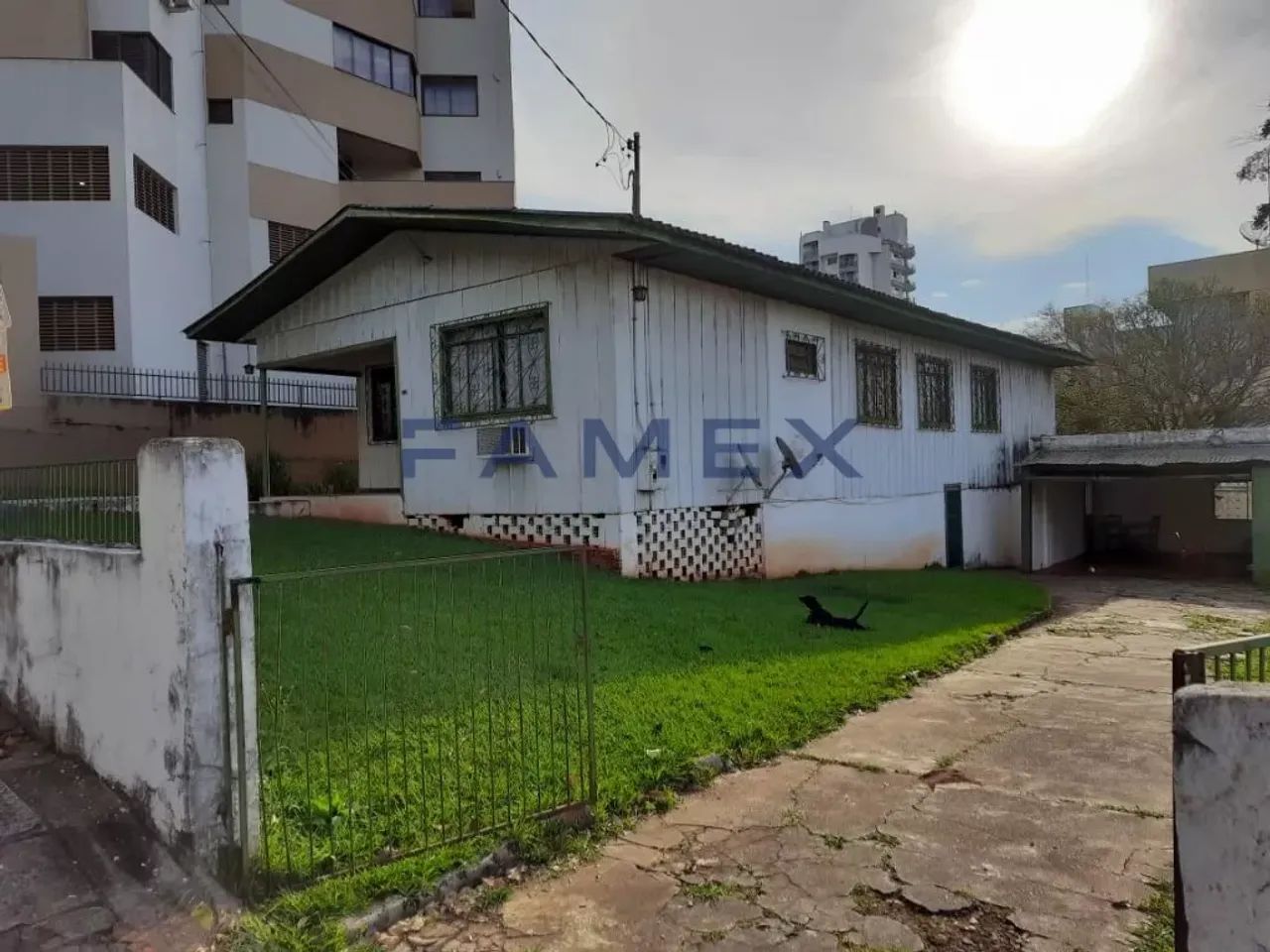 CASA COM ENORME TERRENO NO CENTRO - CA189 - Foto 3