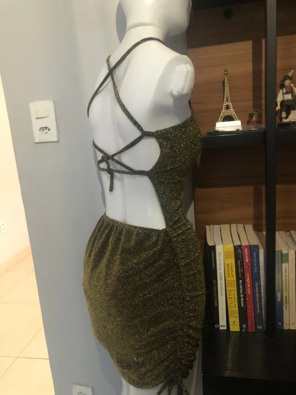 Vestido em malha dourado