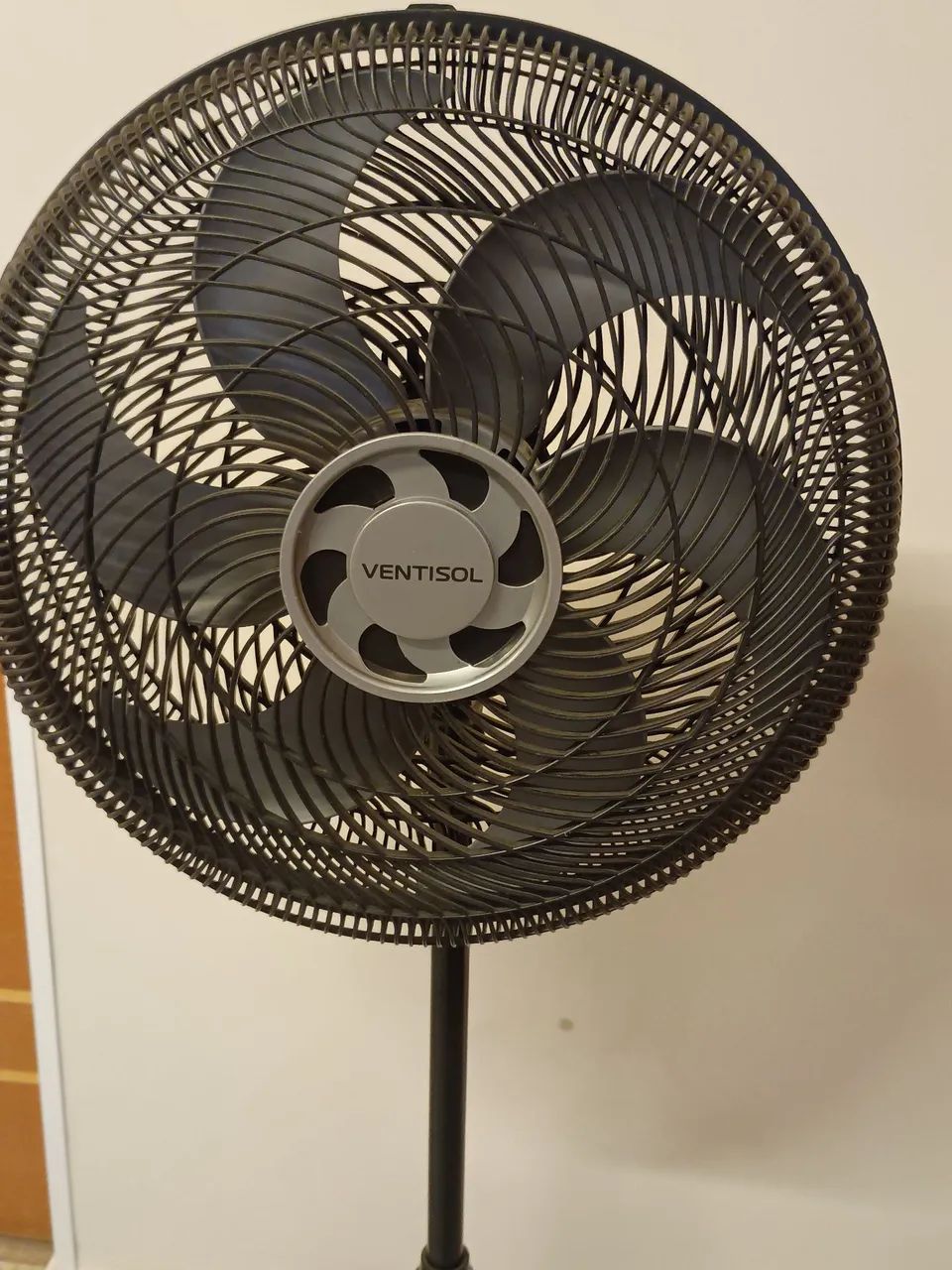 Ventilador de coluna turbo  novo ventisol-40cm-220volts - Foto 2