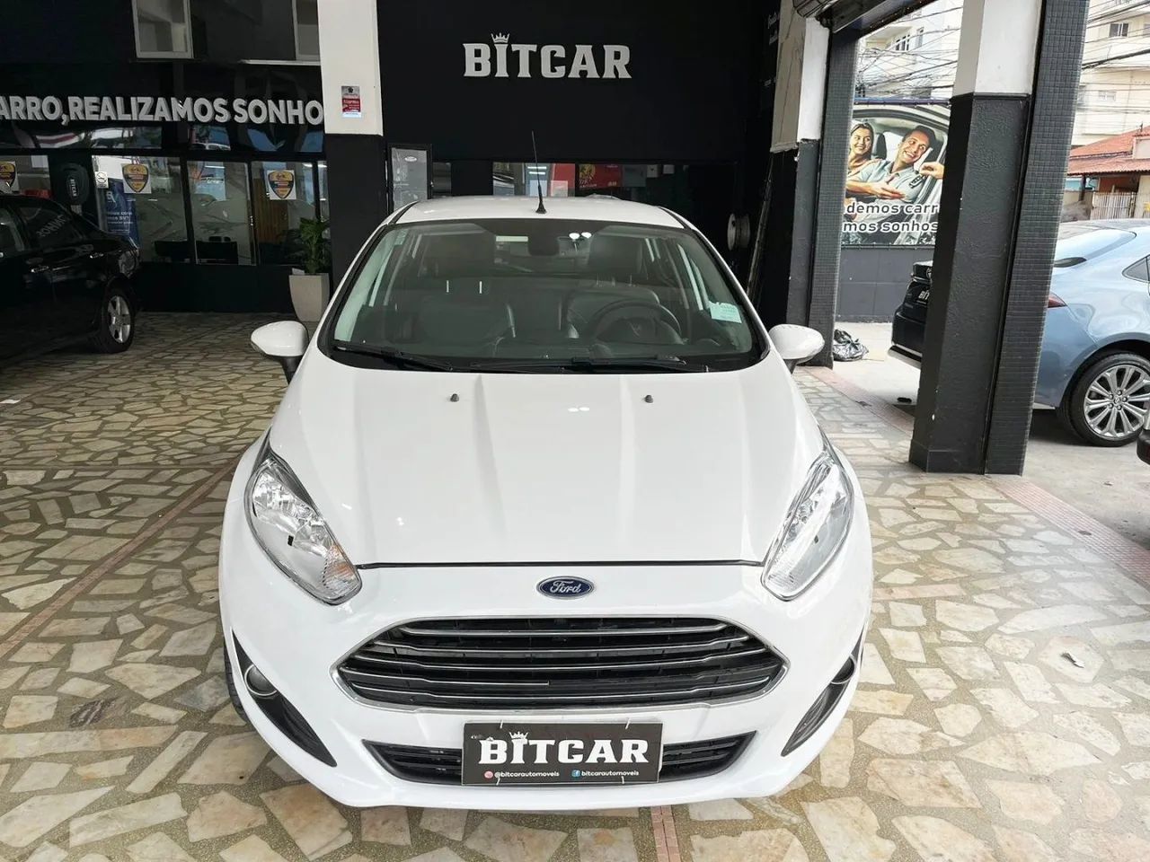 Fiesta Titanium 1.6 Hatch flex 2016 carro possue manual e chave reserva