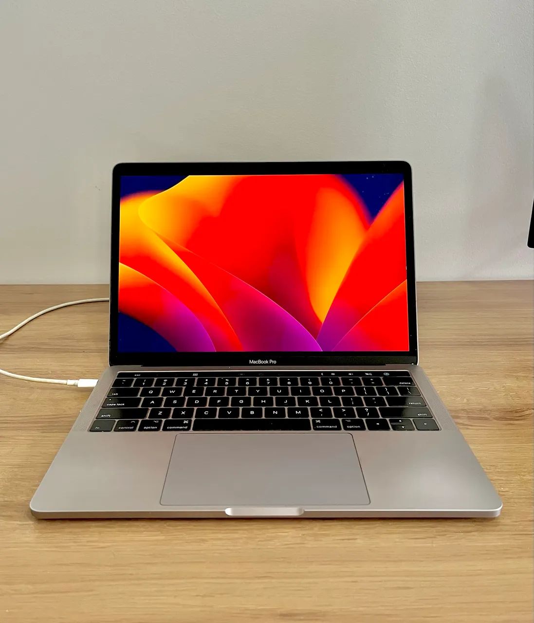 MacBook Pro 13? - 2017 (Touch Bar) - i5 | 8GB RAM | 512GB SSD