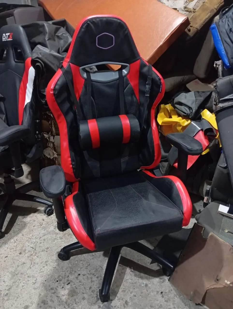 Cadeira Gamer com Rodas e Design Ergonômico