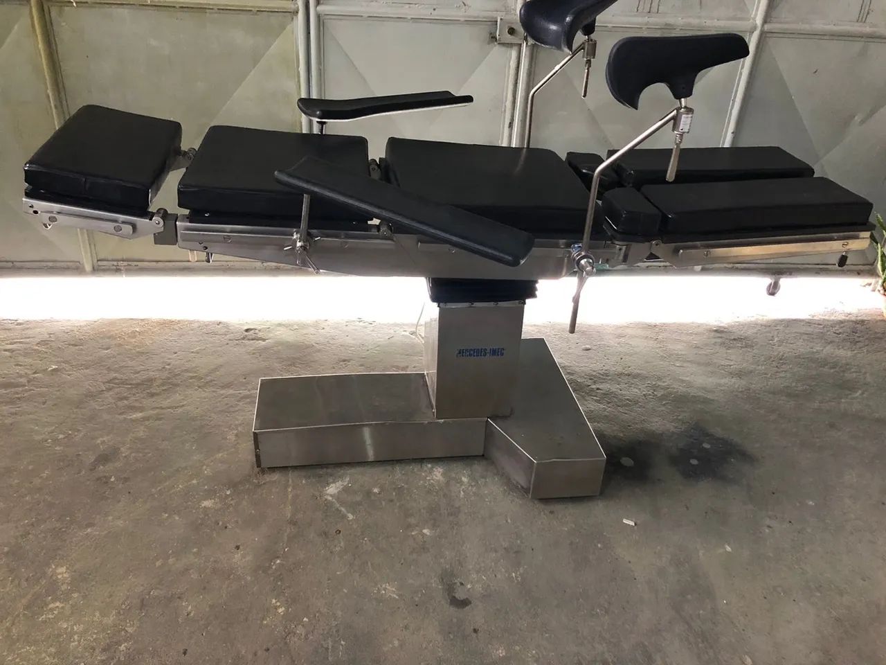 Mesa cirúrgica elétrica 