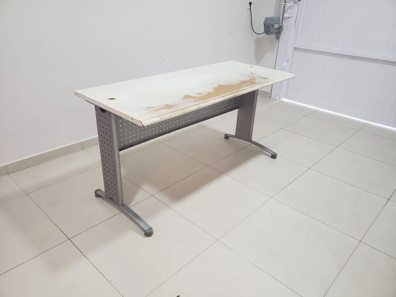 Mesa de Escritório Branca Usada