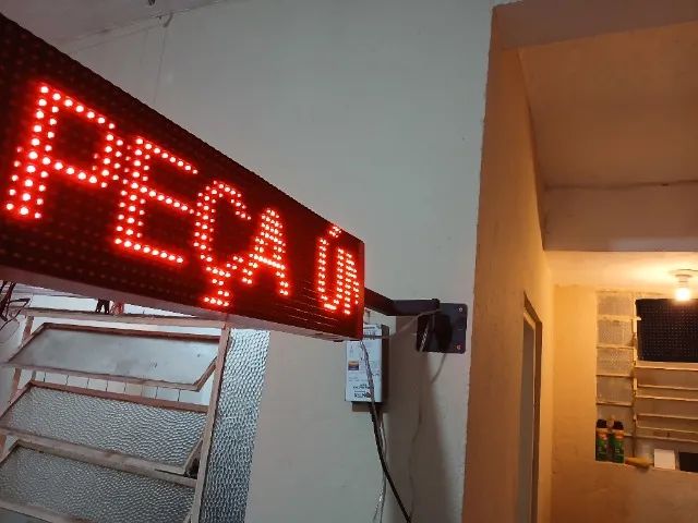 PAINEL DE LEDS  DUPLA FACE  E  ARTICULADO - Foto 2