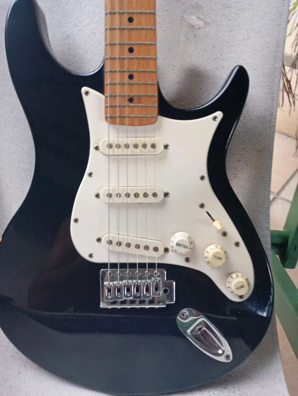 Guitarra Behringer - Foto 3