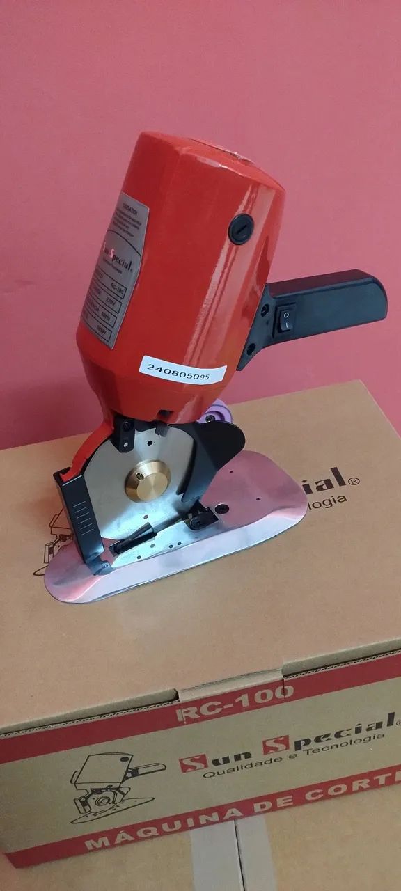 Máquina de Corte de Tecido Sun Special RC-100