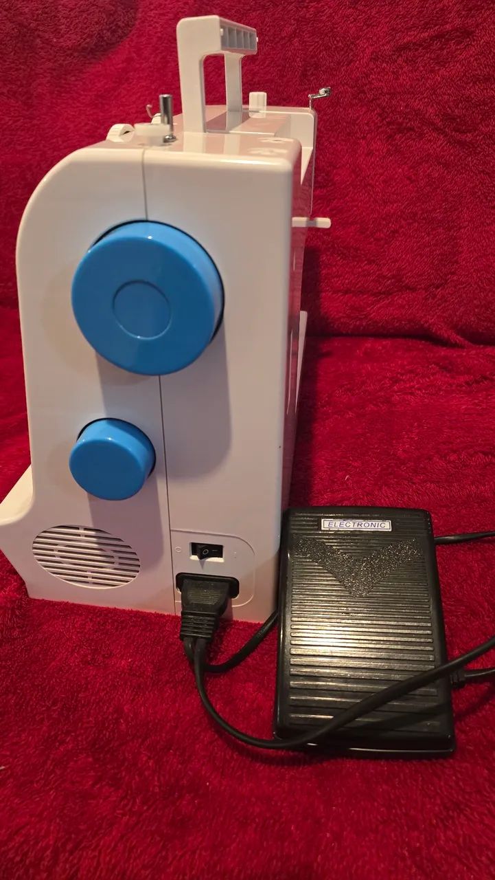 Maquina de costura Elgin Genius Plus - Foto 3