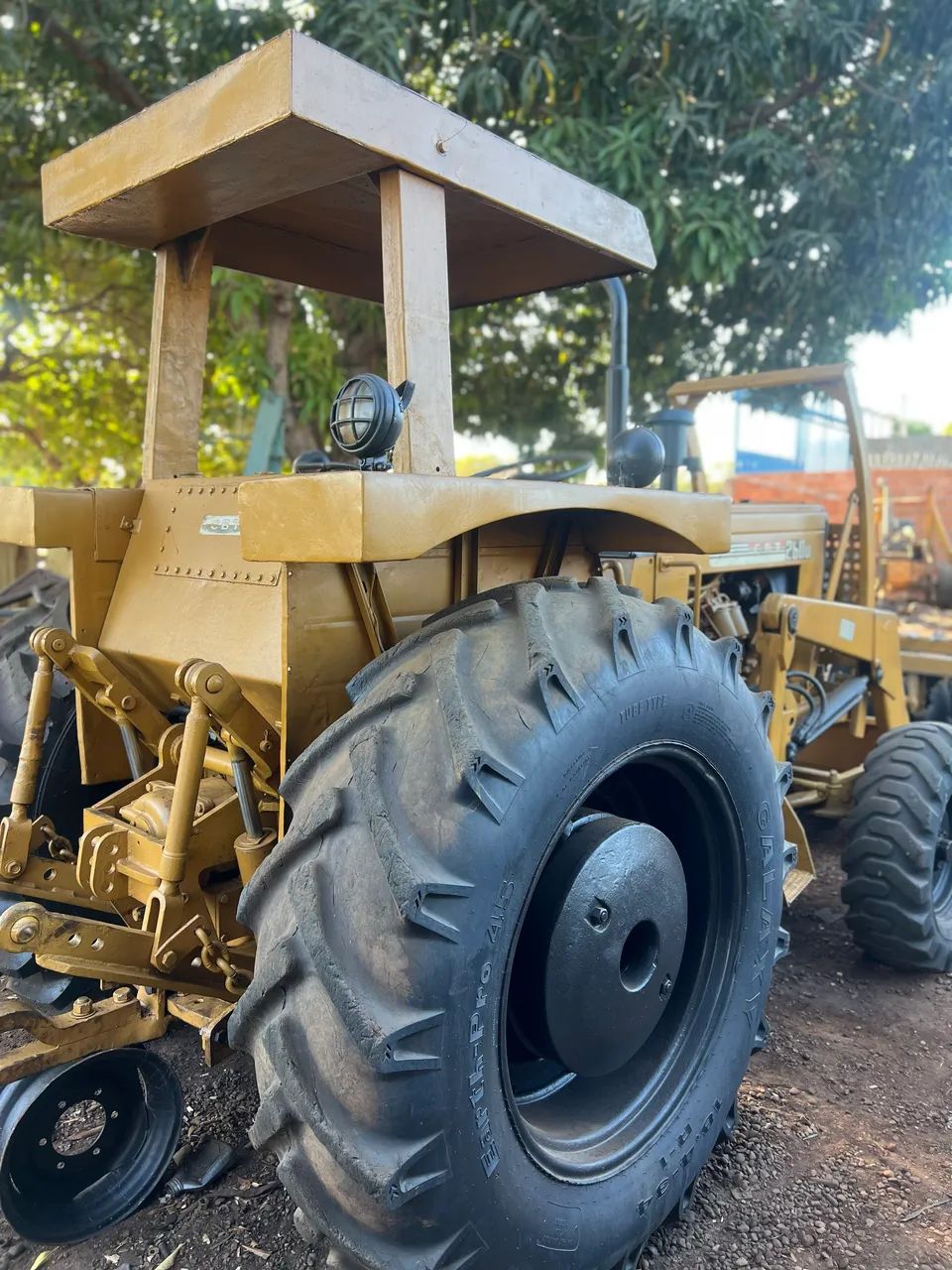 Trator CBT 2600 com lâmina  - Foto 4