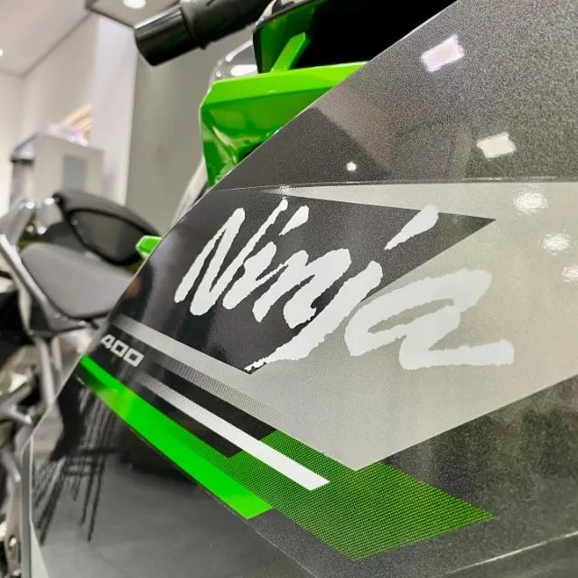 ４００％　RainbowSpaceMolly2.0 新品未使用未開封 400％ RainbowSpaceMolly2.0 新品未使用未開封 カワサキ