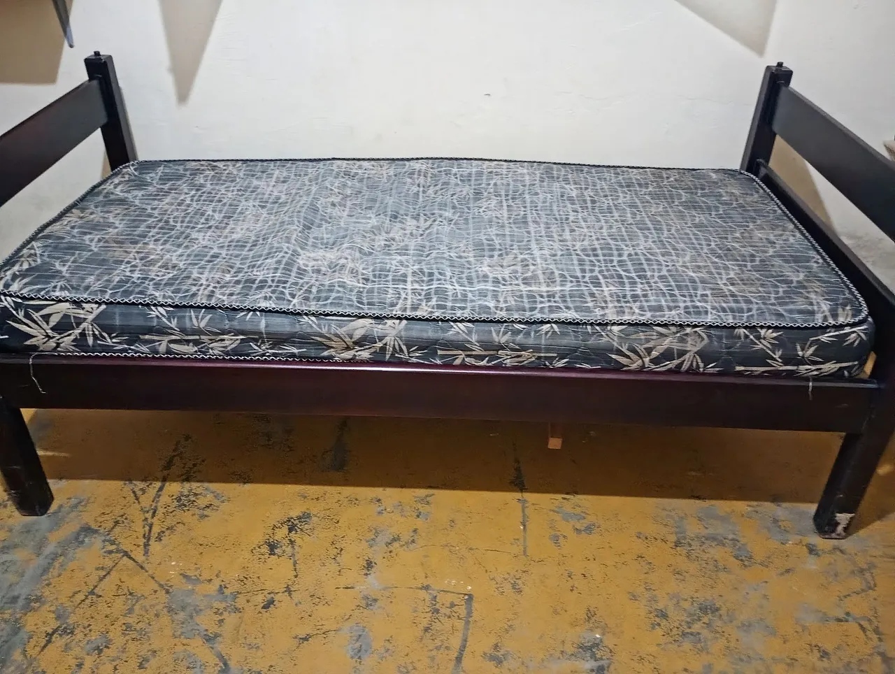 Cama de Solteiro com Colchão