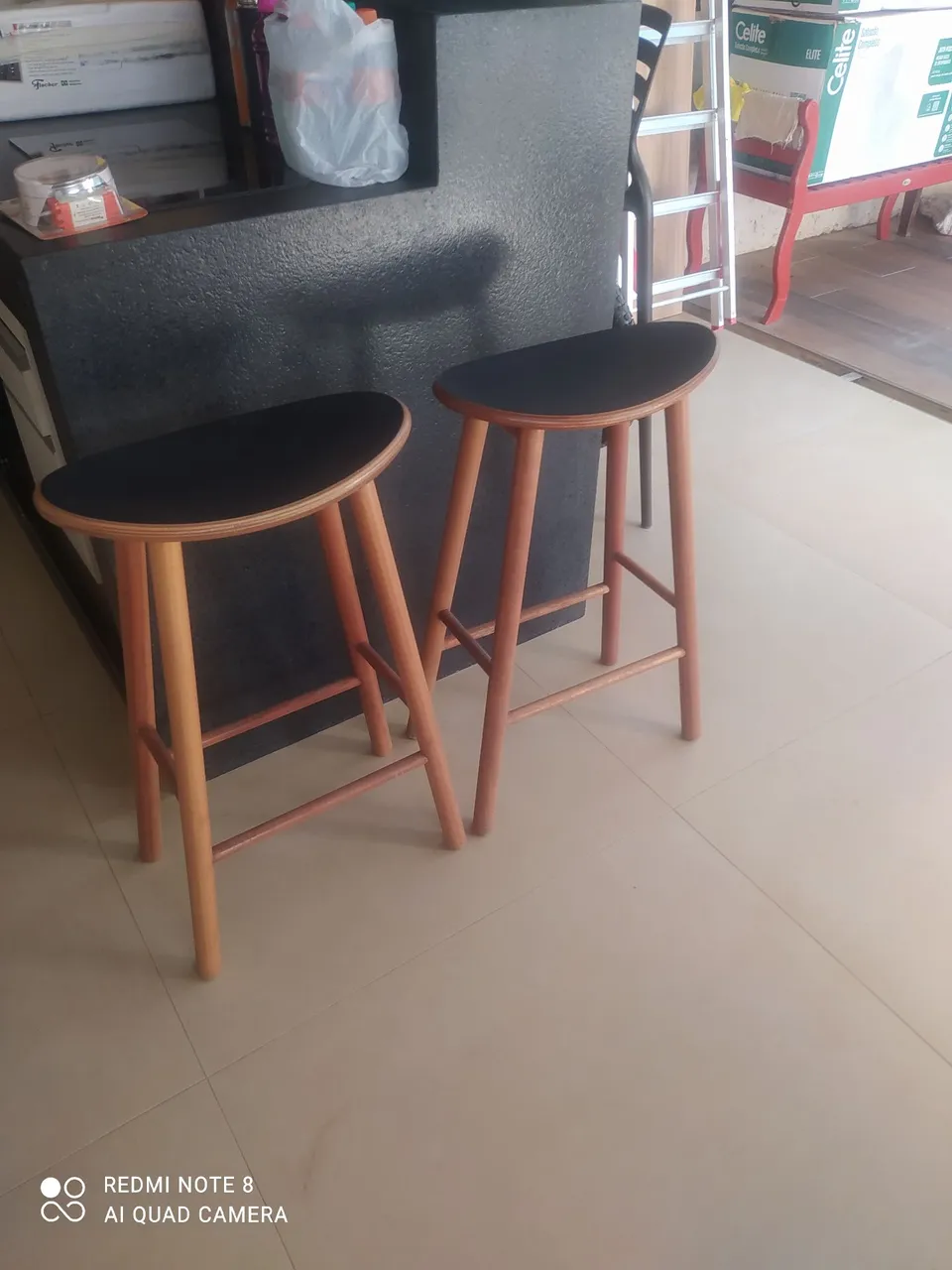 Banquetas de madeira $120 Cada