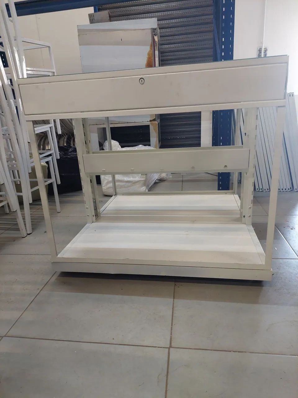 Mesa/Expositor de Vidro para Escritório - Foto 4